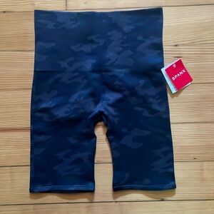 NWT SPANX BIKE SHORT